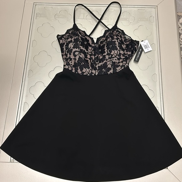 MY MICHELLE Two Tone Lace Skater Dress Juniors size 15 Women’s XL Black Nude - Picture 5 of 13
